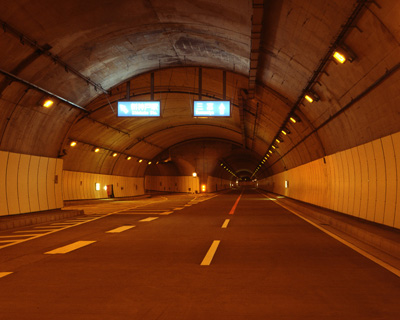 阪神高速32号新神戸トンネル